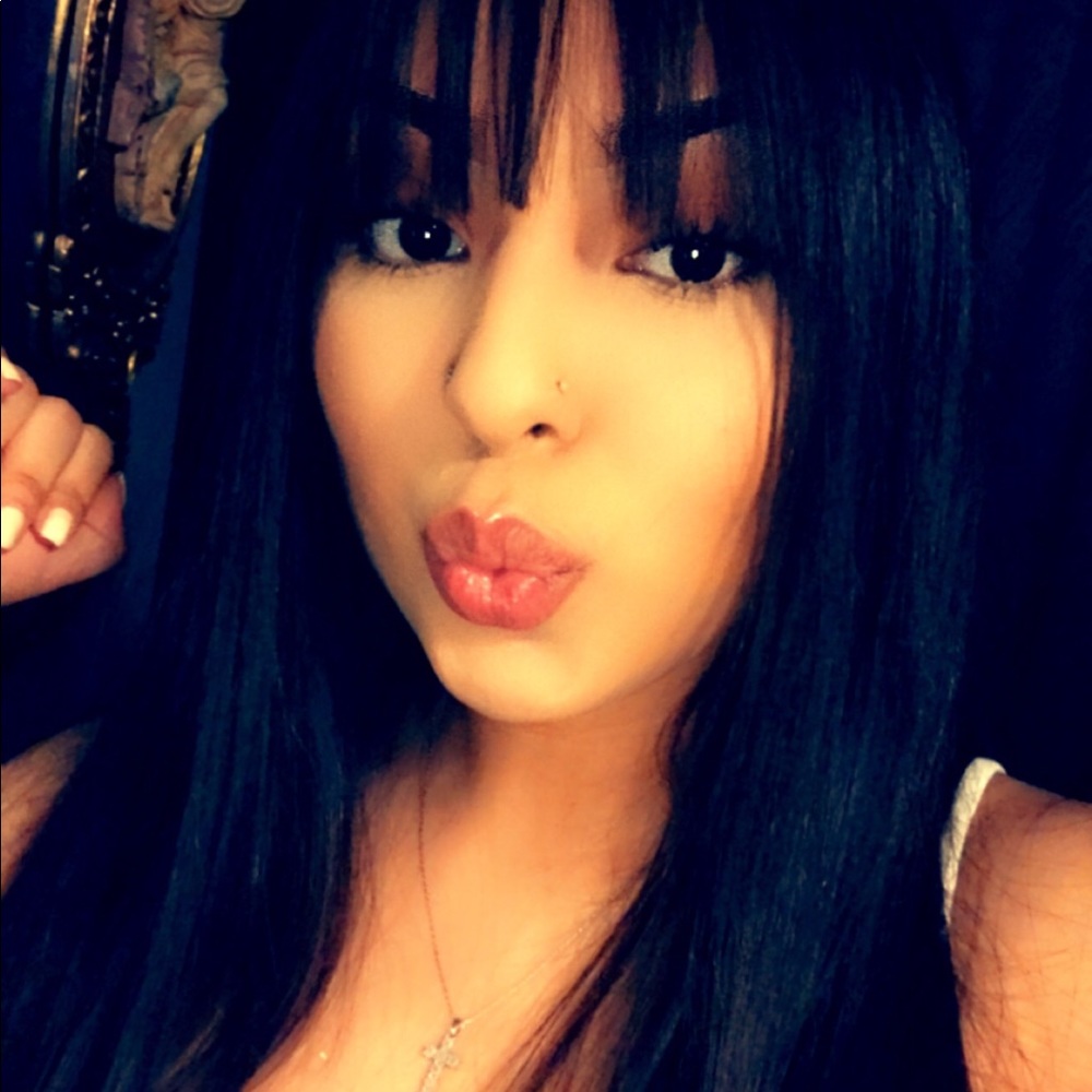 Meet your Posher, Stephany